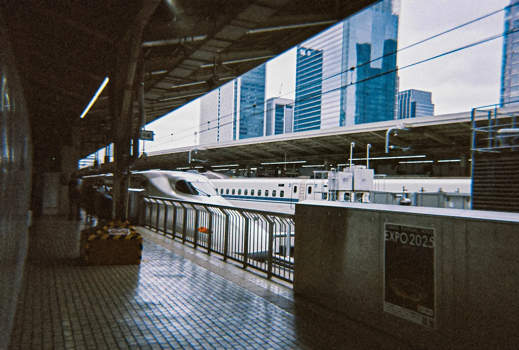Shinkansen enters the station